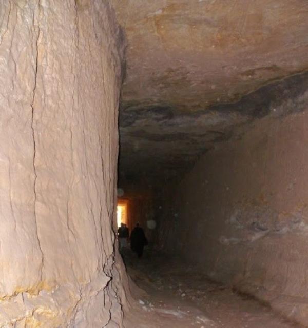 Tunnels cut in ancient rocks lead to historic city of Baynun, Arab Yemen Website, 6 February 2019