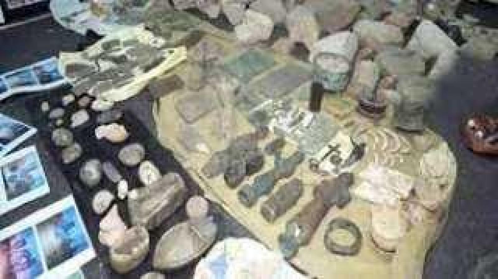 صور للقاء والاثار المنهوبة من متحف بينون بذمار ، موقع اليمن العربي ، ٦ فبراير ۲۰۱۹