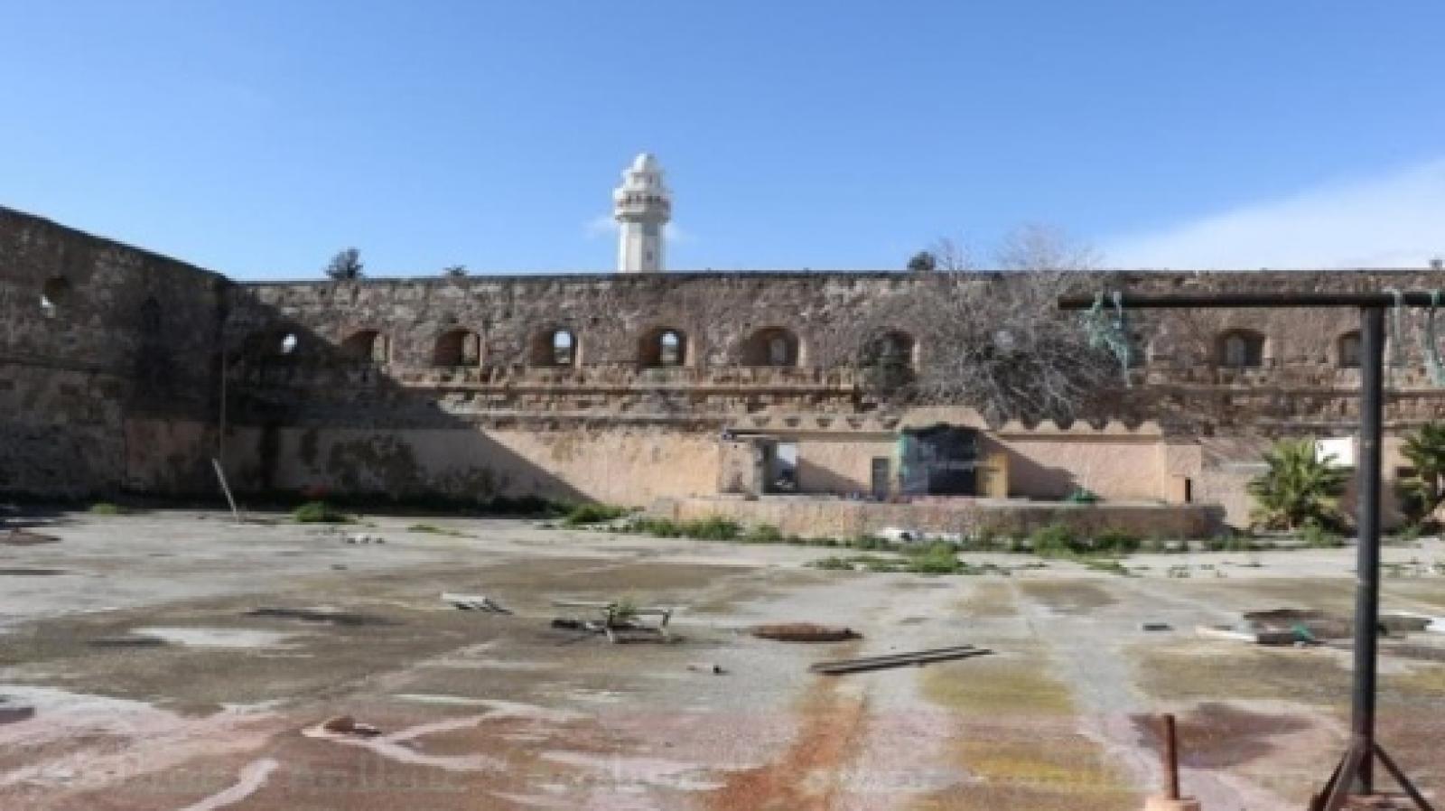 Picture of the interior of the fort courtyard, now historical landmark and celebration area